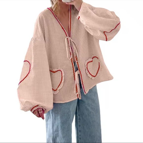 Lace front gingham beige top with heart pocket detail - Picture 2 of 8